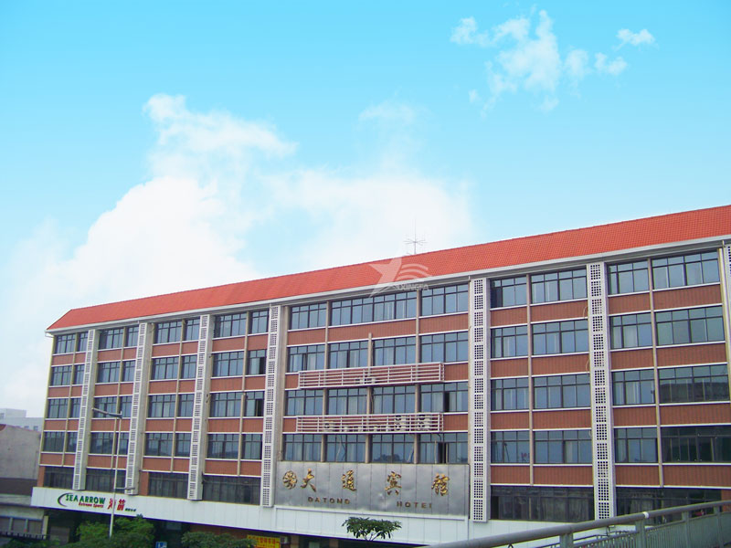 合成樹脂瓦：輕材質高性能，助力屋面建材市場持續(xù)發(fā)展
