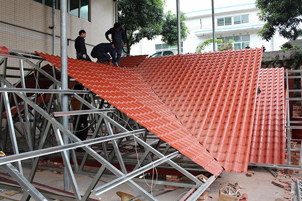 樹脂瓦具有哪些特性，是什么原因?qū)е聵渲弑粡V泛應用呢